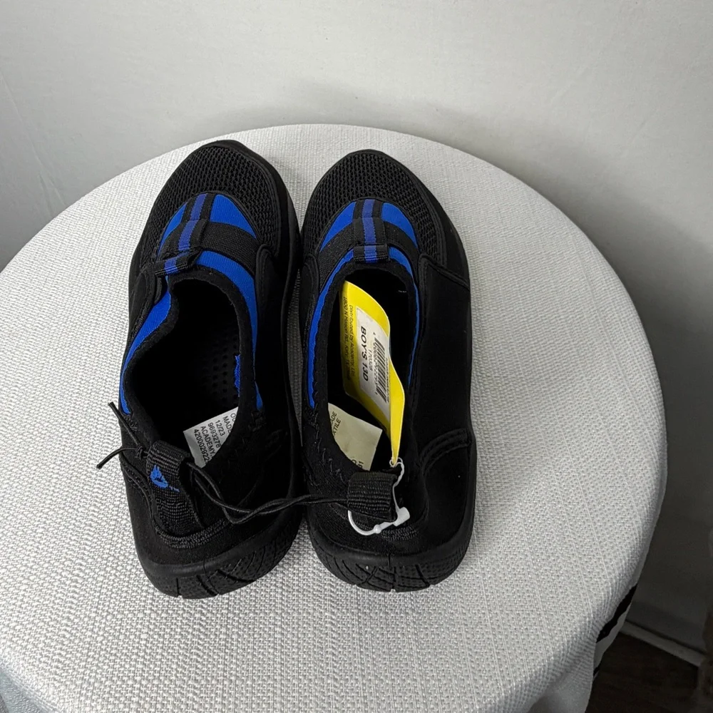 O’rageous Water Shoes  Boys Size 13 Blue Black New With Tags(B111)&✨